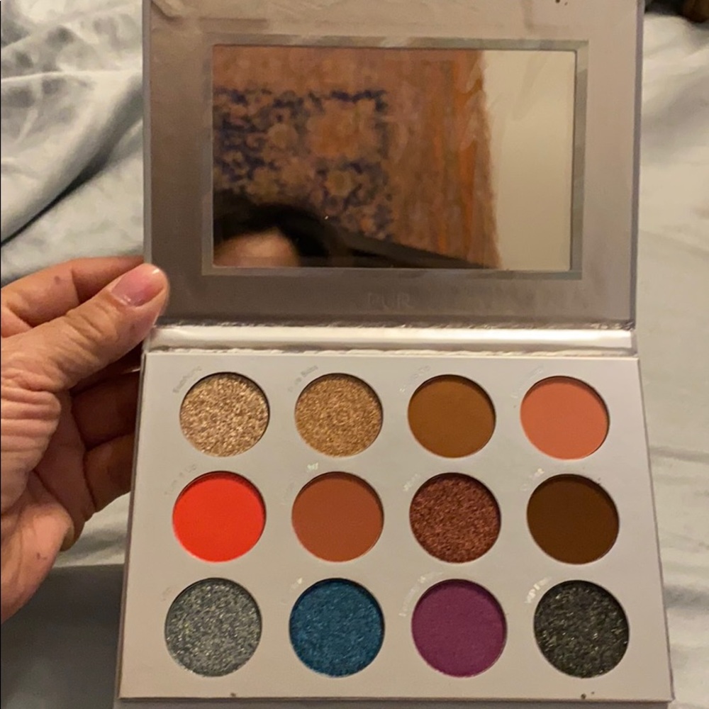 Shampoo Bar Ojitos Brush Trio & Eye Pallet & 💄